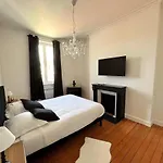 L'hotel Des Ventes Chativesle Remeš