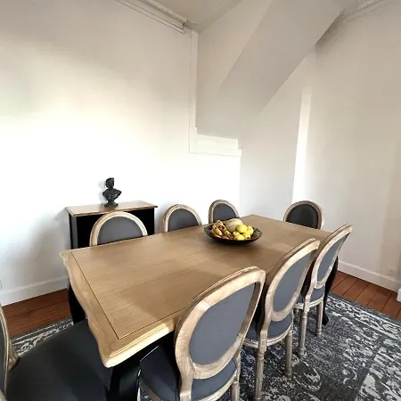 L'hotel Des Ventes Chativesle Reims