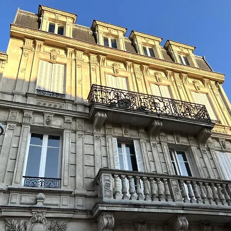 Lägenhet L'hotel Des Ventes Chativesle Reims