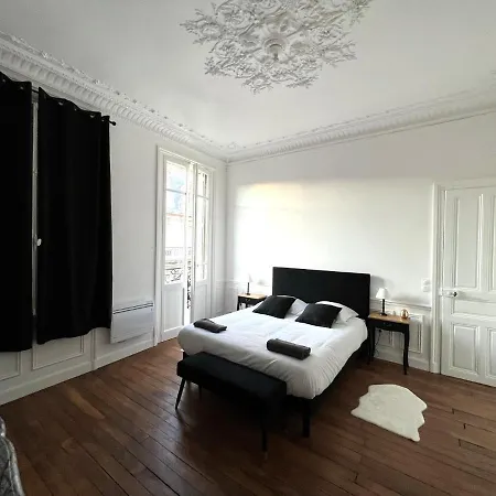 L'hôtel Des Ventes Chativesle Reims