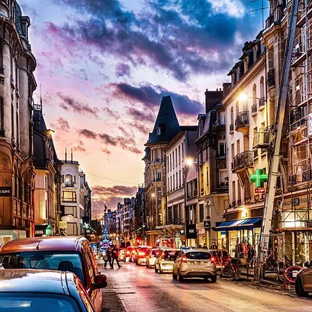 L'hôtel Des Ventes Chativesle * Reims