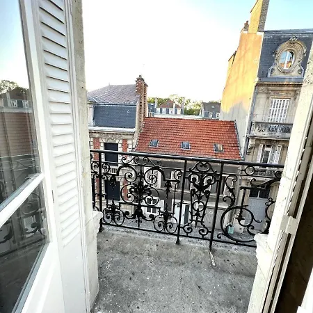 L'hotel Des Ventes Chativesle Reims