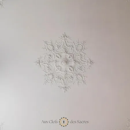 L'hôtel Des Ventes Chativesle