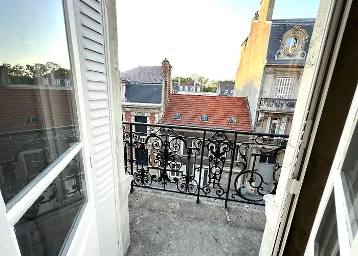 L'hotel Des Ventes Chativesle Reims