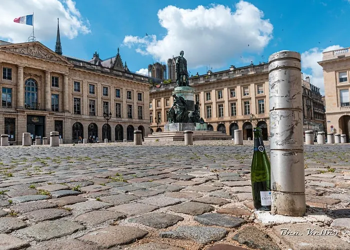 Apartment L'hotel Des Ventes Chativesle Reims